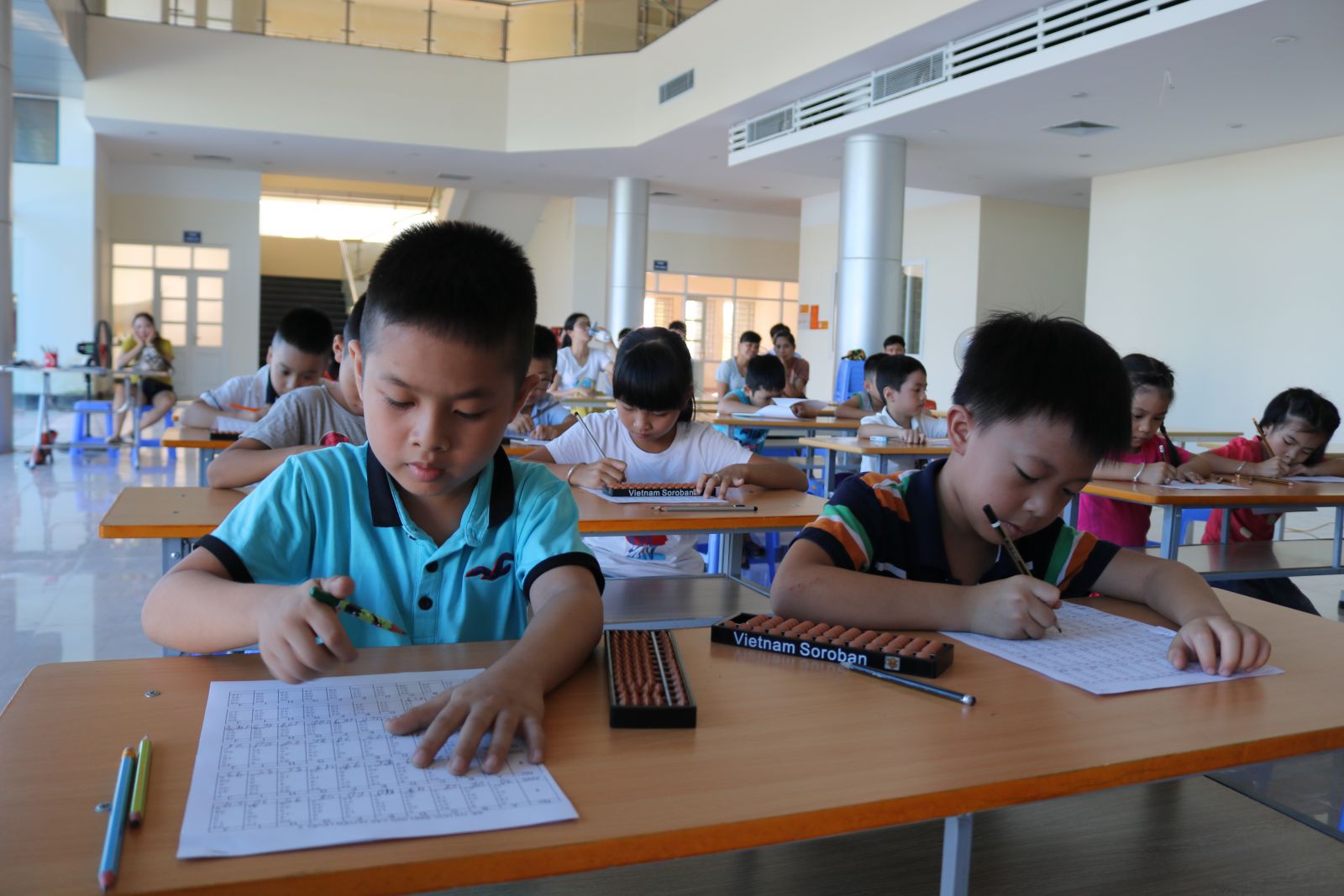 Child doing anzan mental calculation